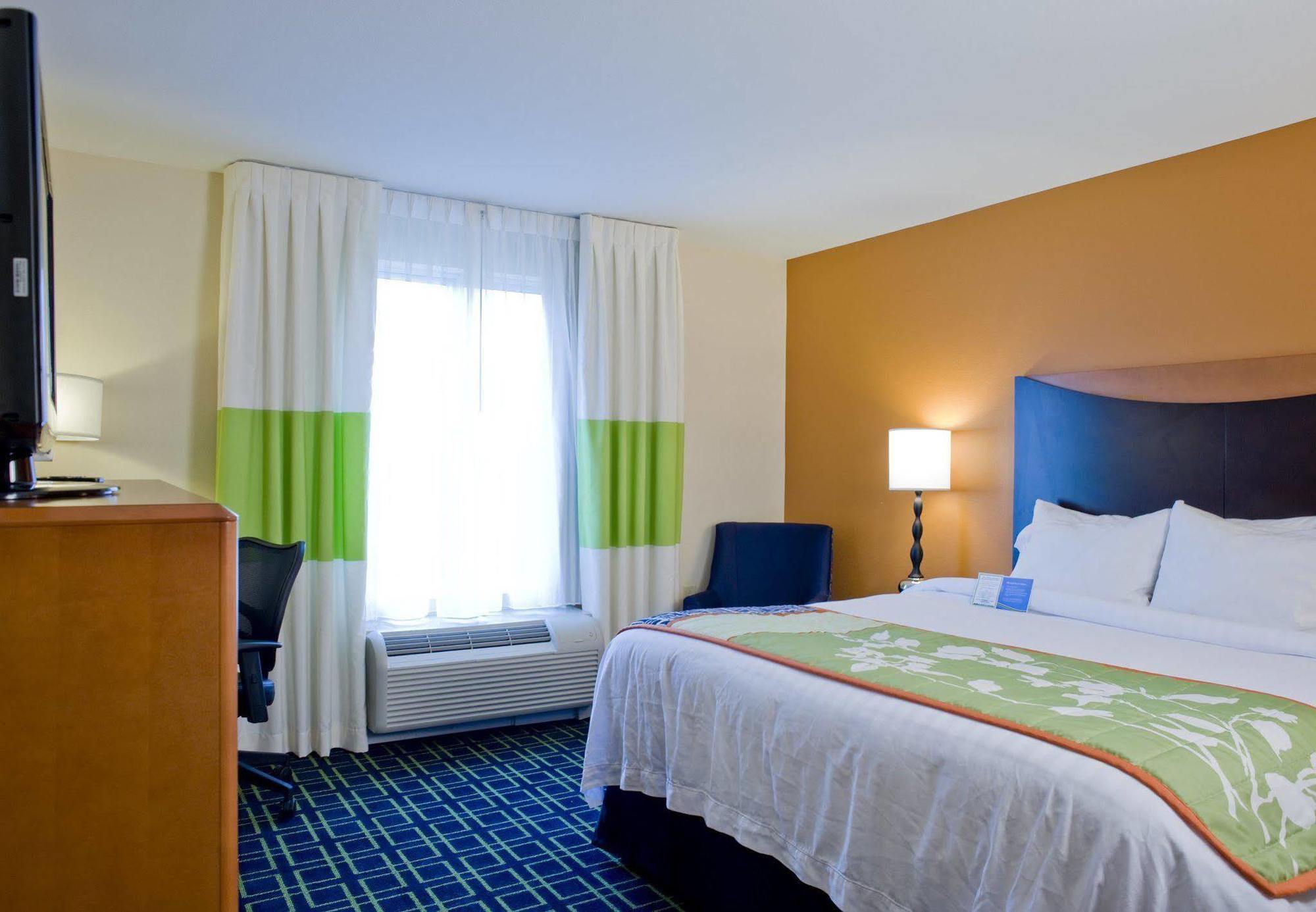 Fairfield Inn & Suites Columbus Room photo