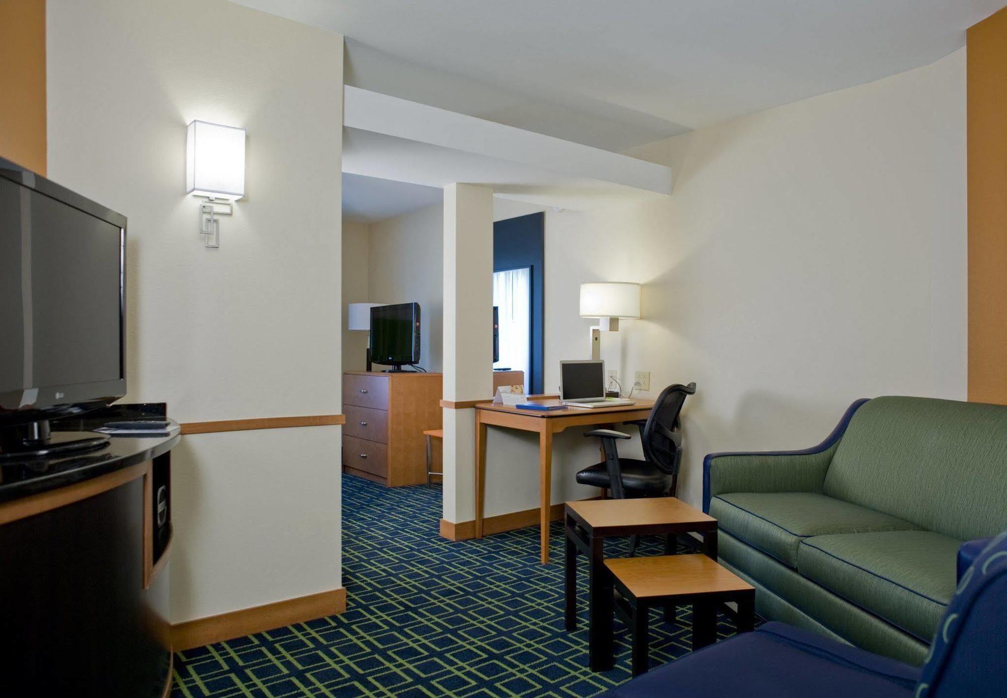 Fairfield Inn & Suites Columbus Room photo